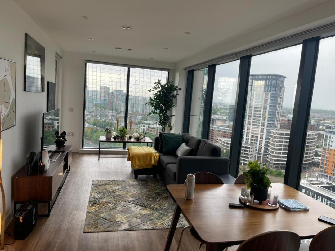 Luxury 2 Bedroom En-Suite Apartment Balcony Views Manchester Zewnętrze zdjęcie
